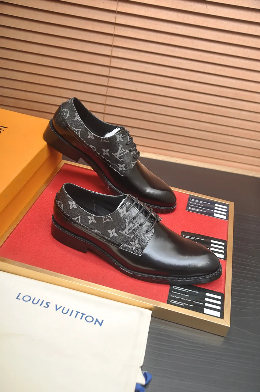 Men's men's shoes 💰500💶 [LV] (original single cowhide lining) 🍀LV's latest genuine leather business suit shoes are launched simultaneously on the official website. The first-layer cowhide imported from Italy is made of heavy gold, 💥official website 1:1 rubber outsole. Versatile to wear, high-end without losing class, and the color combination is extraordinary. This four-season style is alluring when worn on your feet, showing off your big-name flair. Standard code 38-45 (45 customized)